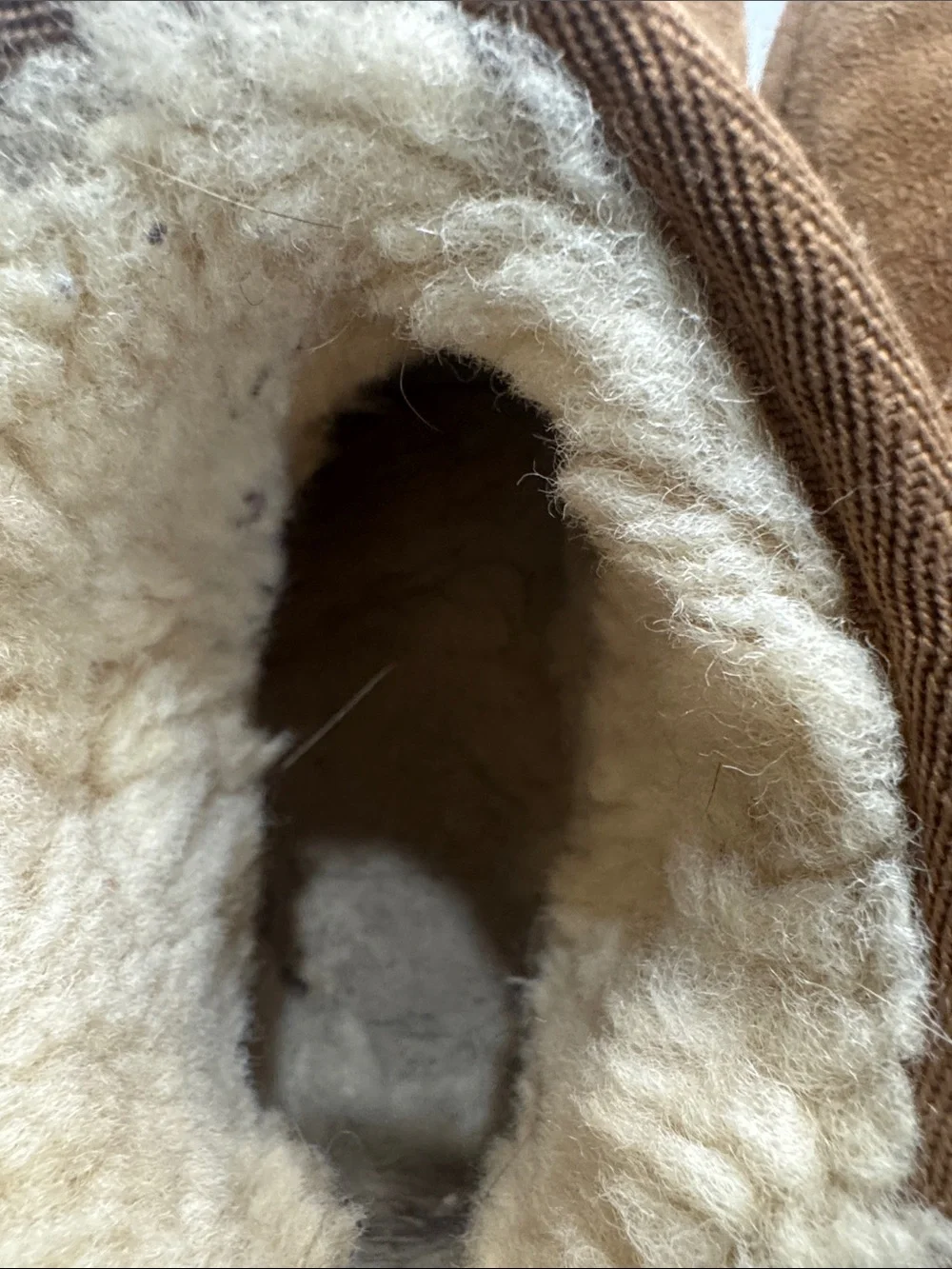 Uggs kid 4 or 5